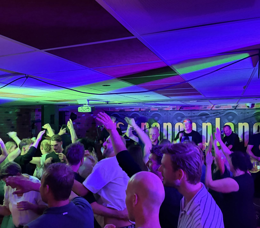 kermis Dirkshorn feest in de tent